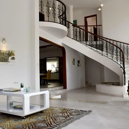 Mansion Almond - Sea, Sun And A Charming Refuge! *