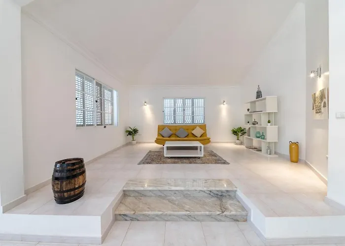 Mansion Almond - Sea, Sun And A Charming Refuge! * Paul do Mar (Madeira)